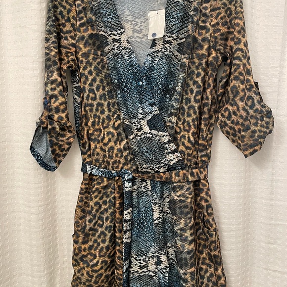 Vibrant Multi-Color Leopard & Snakeskin print Romper- NWT- Saks Off Fifth Size M - Picture 1 of 6